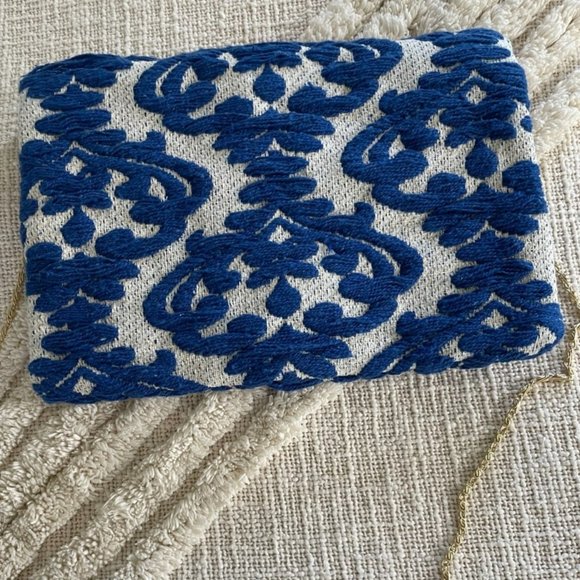 Steven by Steve Madden beautiful embroidered and beaded clutch/shoulder bag - Picture 6 of 7